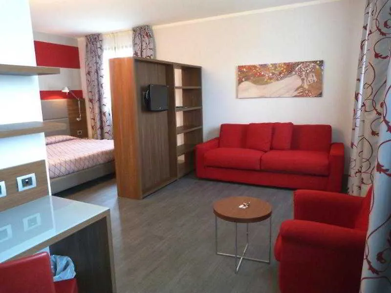 Hotel Del Parco Vigevano 0*,