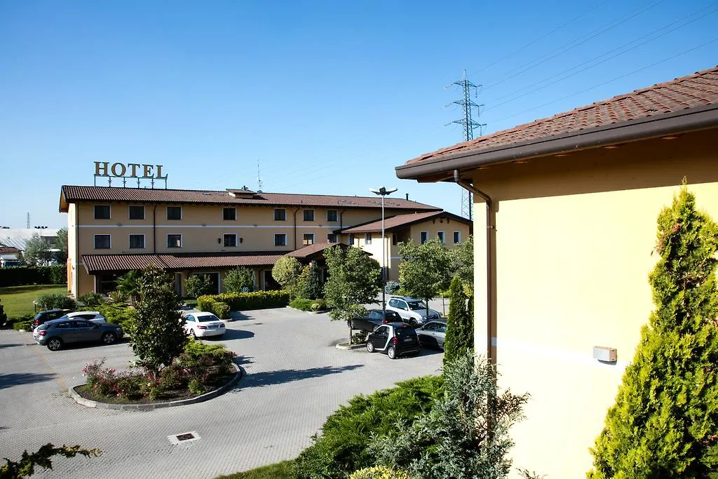 Hotel Del Parco Vigevano Apartment